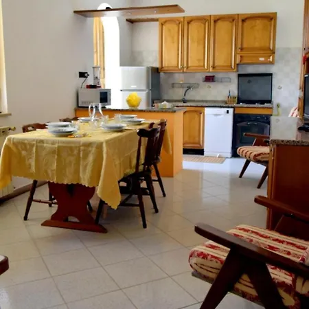 Casa Della Genovina Holiday home Capodimonte